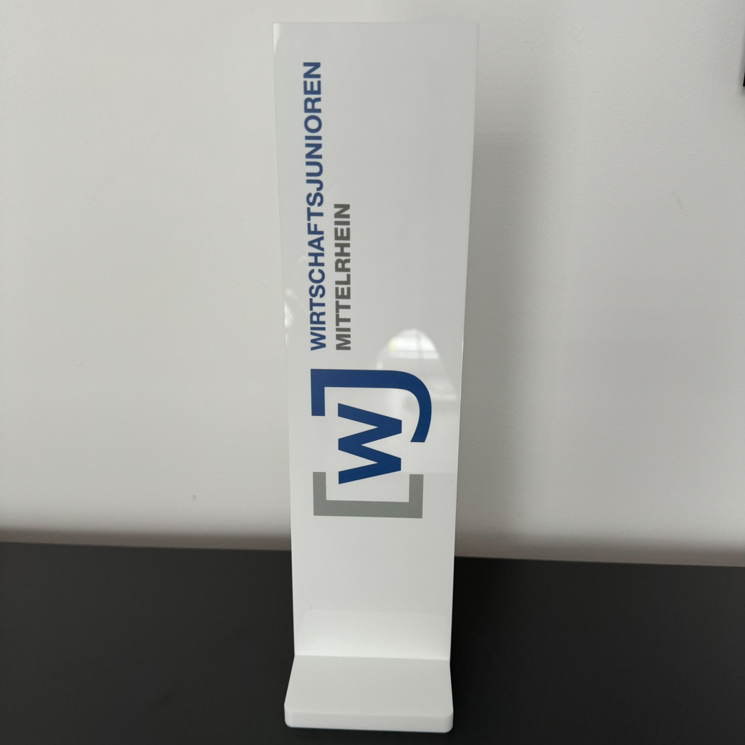 Aufsteller aus ACRYLGLAS bei der Mittelrhein Druckerei